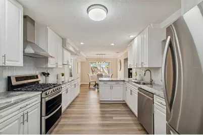8402 Boxwood Drive, Tampa, FL 33615 - Photo 3