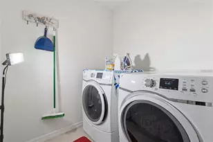 7811 Davie Ray Dr, Zephyrhills, FL 33540 - Photo 27