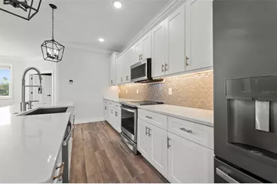 1299 Savona Drive NE, Saint Petersburg, FL 33702 - Photo 13