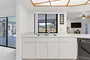 3916 Cedar Cay Cir, Valrico, FL 33596 - Photo 21