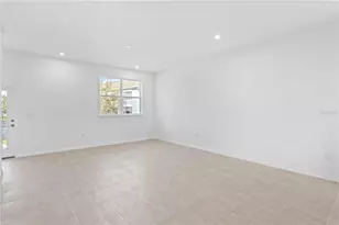 9812 Tate Ln, Tampa, FL 33626 - Photo 13