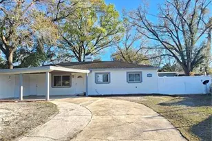 2301 E Colby Ln, Tampa, FL 33612 - Photo 3