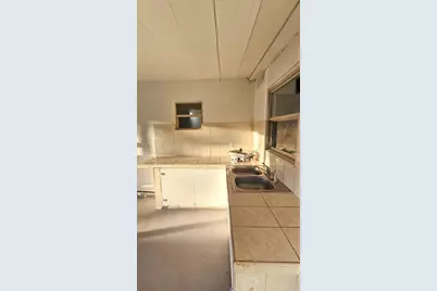 2301 E Colby Lane, Tampa, FL 33612 - Photo 29