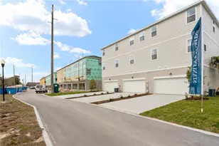 9902 Tate Ln, Tampa, FL 33626 - Photo 7