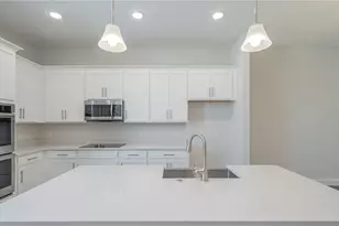 9904 Tate Ln, Tampa, FL 33626 - Photo 17