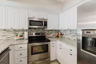 208 Mariner Dr, Tarpon Springs, FL 34689 - Photo 25