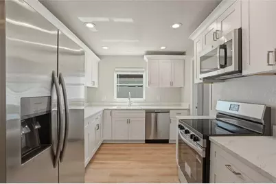 4511 Helena Street NE, Saint Petersburg, FL 33703 - Photo 3