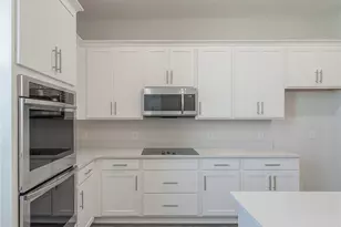 9908 Tate Ln, Tampa, FL 33626 - Photo 15