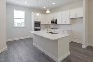 9910 Tate Ln, Tampa, FL 33626 - Photo 13