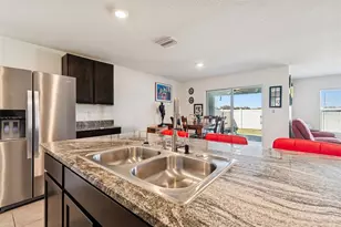 37099 Goffaux Loop, Zephyrhills, FL 33541 - Photo 17