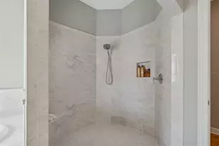 610 Saxony Blvd, Saint Petersburg, FL 33716 - Photo 29