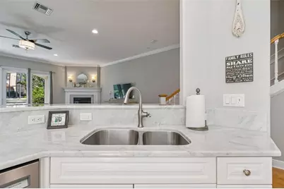 610 Saxony Boulevard, Saint Petersburg, FL 33716 - Photo 17