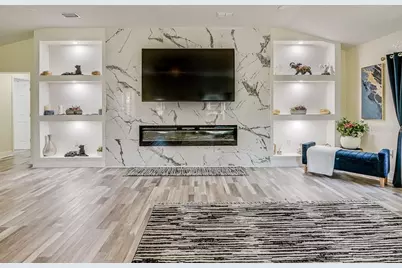 1826 Country Club Road N, Saint Petersburg, FL 33710 - Photo 7