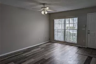 414 Kensington Lake Cir, Brandon, FL 33511 - Photo 5