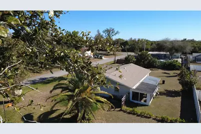 1144 Pineland Avenue, Venice, FL 34285 - Photo 33