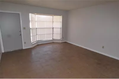 9201 7th Street N, Saint Petersburg, FL 33702 - Photo 5