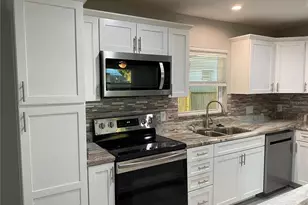 38415 9th Ave, Zephyrhills, FL 33542 - Photo 13