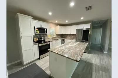 38415 9th Avenue, Zephyrhills, FL 33542 - Photo 9