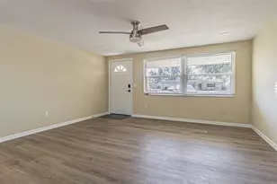 37329 Hannah Ln, Zephyrhills, FL 33542 - Photo 5