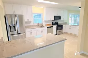 4725 Soapstone Dr, Tampa, FL 33615 - Photo 17