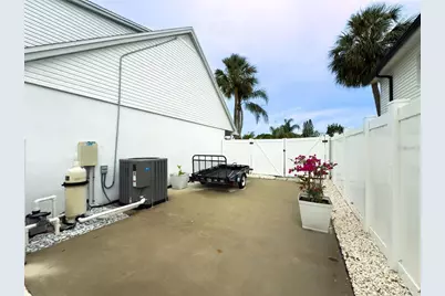 4725 Soapstone Drive, Tampa, FL 33615 - Photo 9