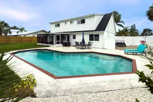 4725 Soapstone Dr, Tampa, FL 33615 - Photo 5