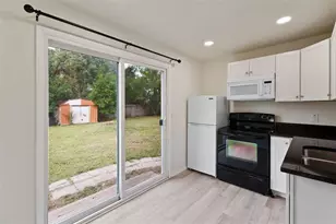 910 Jones St, Clearwater, FL 33755 - Photo 3