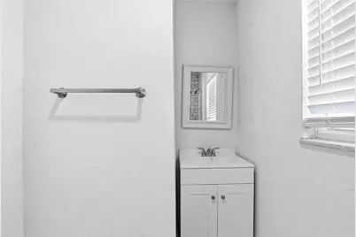 2521 W Crest Avenue, Tampa, FL 33614 - Photo 17