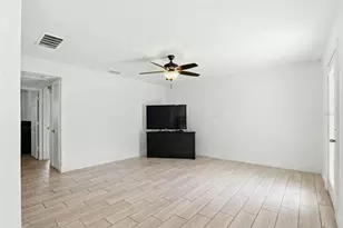 2521 W Crest Ave, Tampa, FL 33614 - Photo 5