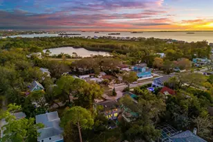 408 Georgia Ave, Crystal Beach, FL 34681 - Photo 65
