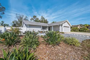 1533 Foxcroft Dr W, Palm Harbor, FL 34683 - Photo 5