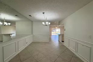 1008 Yellowbird Pl, Sun City Center, FL 33573 - Photo 5
