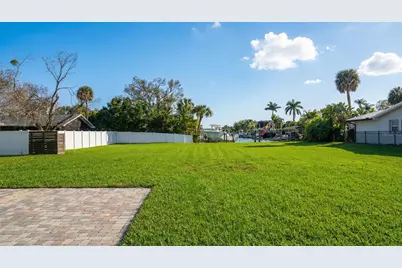 3904 Dana Shores Drive, Tampa, FL 33634 - Photo 7