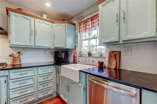 400 Mira Vista Dr, Dunedin, FL 34698 - Photo 13