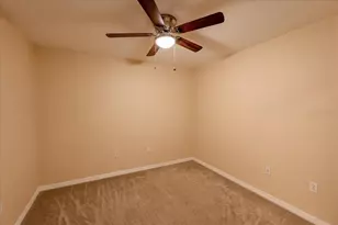 6327 Maisie Rd, Zephyrhills, FL 33542 - Photo 25