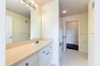 18001 Richmond Place Drive #1233, Tampa, FL 33647 - Photo 17