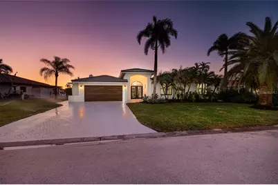2032 Kansas Avenue NE, Saint Petersburg, FL 33703 - Photo 1
