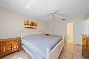 5654 Gardens Dr, Sarasota, FL 34243 - Photo 23