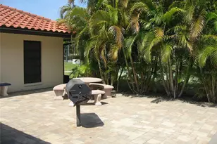 5654 Gardens Dr, Sarasota, FL 34243 - Photo 41