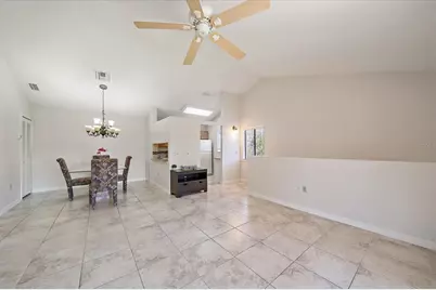 5654 Gardens Drive, Sarasota, FL 34243 - Photo 15