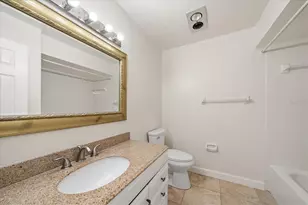 5654 Gardens Dr, Sarasota, FL 34243 - Photo 23