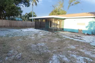 1798 Faulds Rd N, Clearwater, FL 33756 - Photo 31