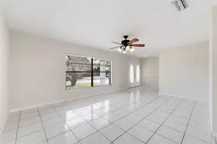 612 Shady Nook Dr, Brandon, FL 33511 - Photo 3