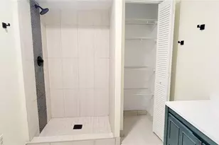 3775 40th Ln S, Saint Petersburg, FL 33711 - Photo 11