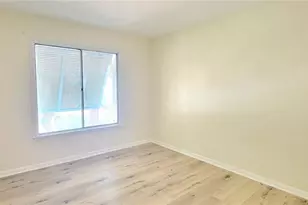 3775 40th Ln S, Saint Petersburg, FL 33711 - Photo 9