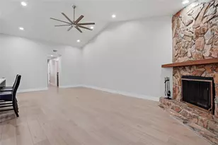 9942 Lake Seminole Dr W, Largo, FL 33773 - Photo 7