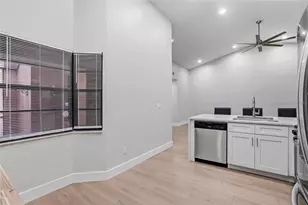 9942 Lake Seminole Dr W, Largo, FL 33773 - Photo 13