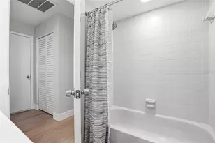 9942 Lake Seminole Dr W, Largo, FL 33773 - Photo 23