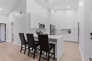 9942 Lake Seminole Dr W, Largo, FL 33773 - Photo 9