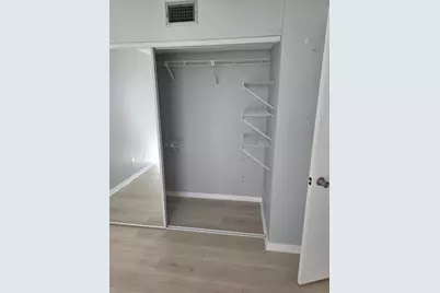 6826 Stones Throw Circle N #11107, Saint Petersburg, FL 33710 - Photo 9